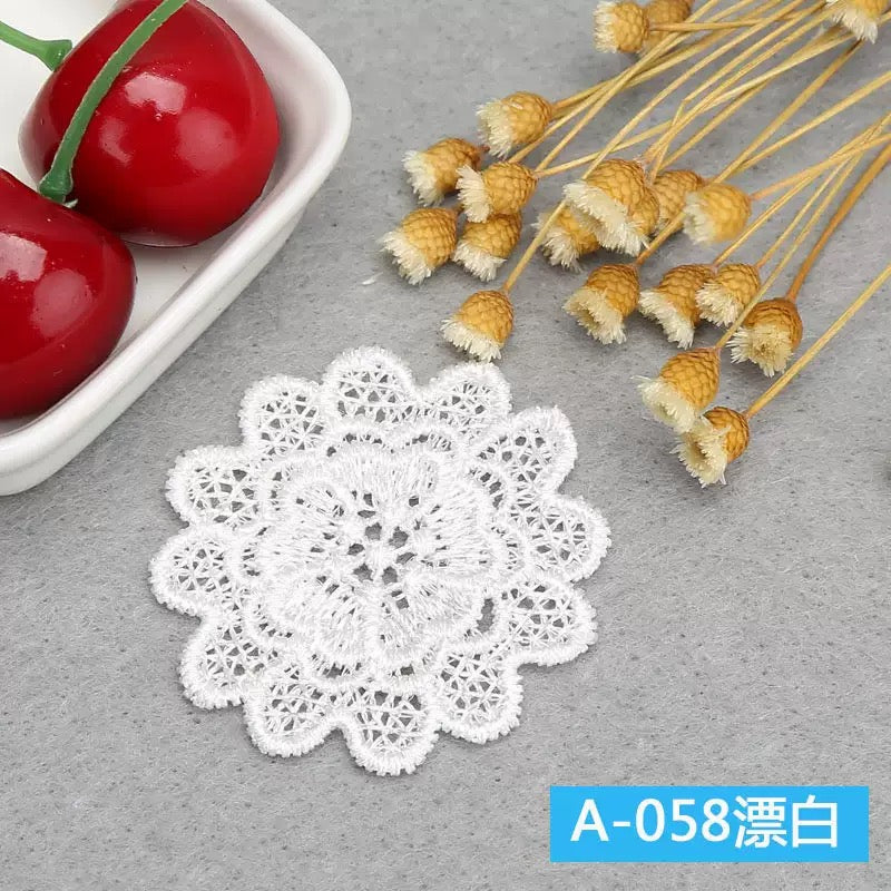 Water soluble Gold/ Silver Metallic Thread Lace Applique Embroidery Flower Lace Patch for Garment Decoration